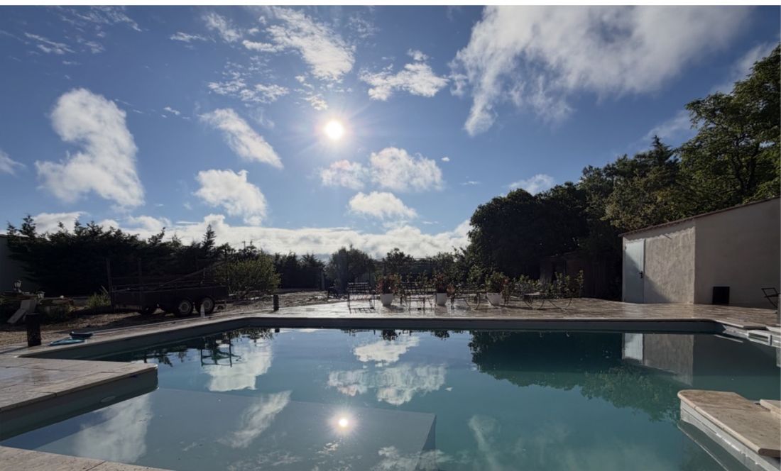 Plage piscine travertin grand format
